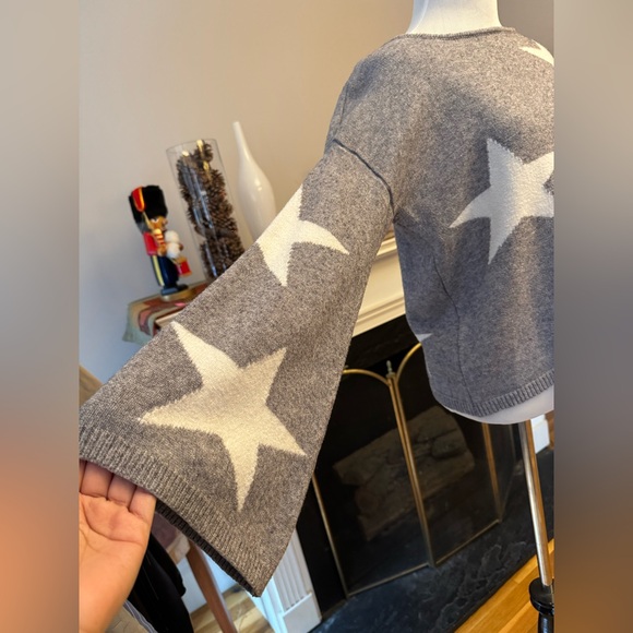 0199 - Stellah Gray and White Star Sweater - Picture 6 of 8